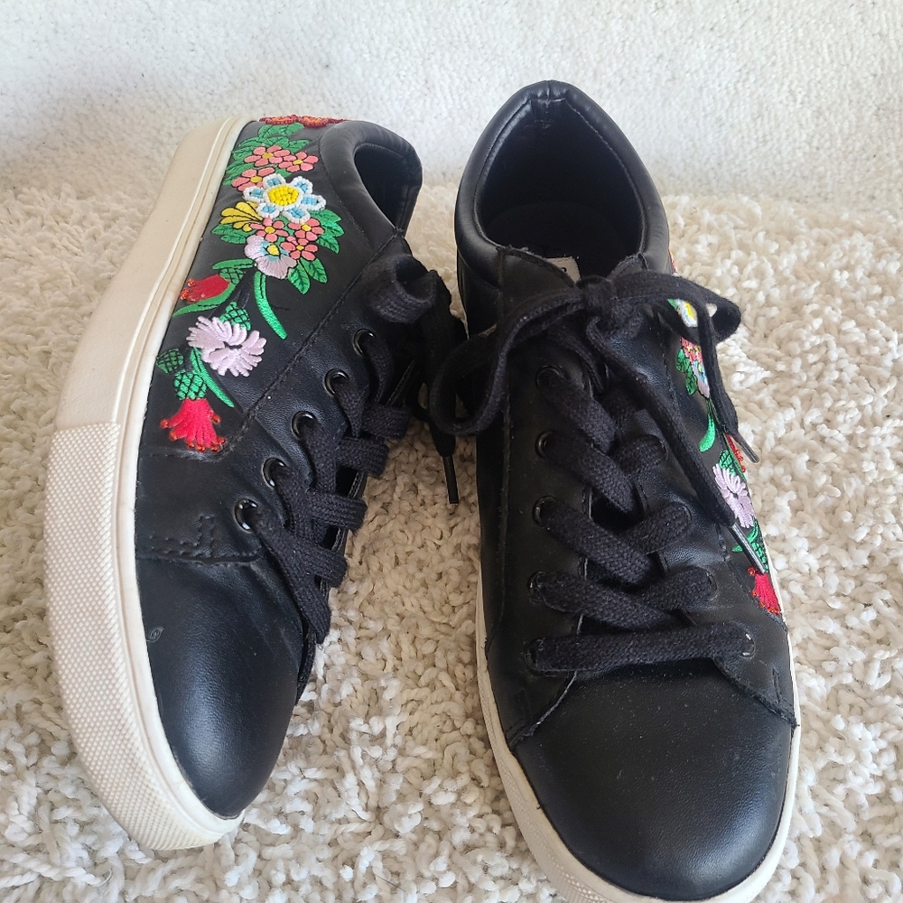 Steve Madden colorful flower tennis shoes